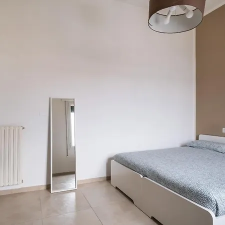 Apartament Palazzina Carracci Bolonia